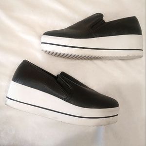 Steve Madden | "Becca" Low Top Platform Sneaker